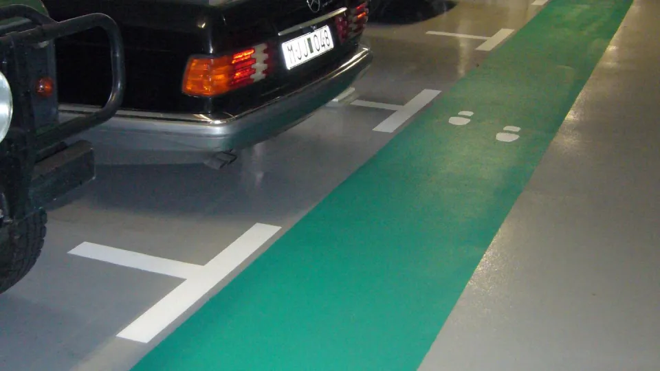 Coating solutions for concrete cycle paths and walkways