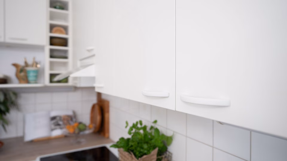 how to paint kitchen cabinet