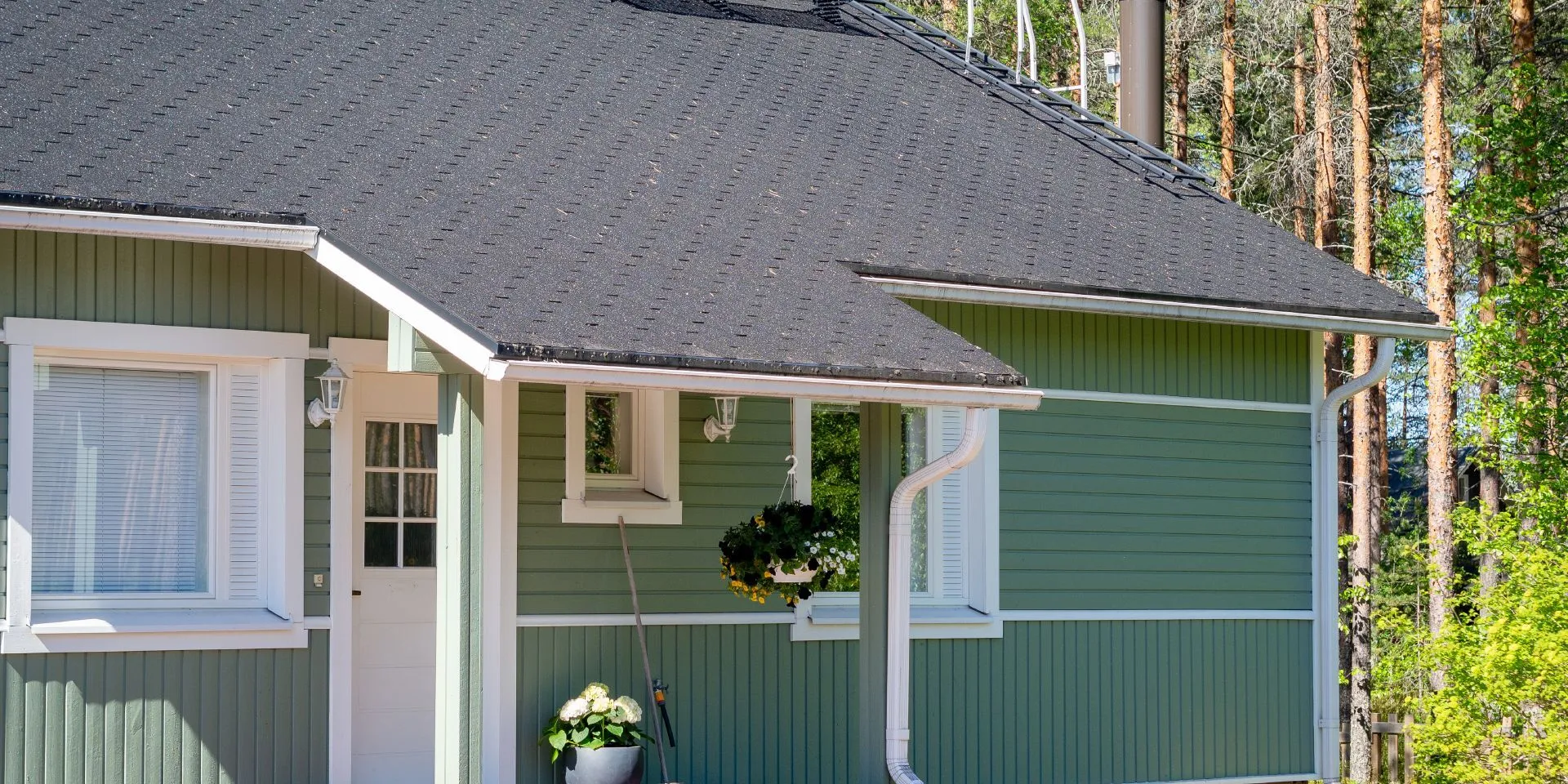 wooden house painting tips